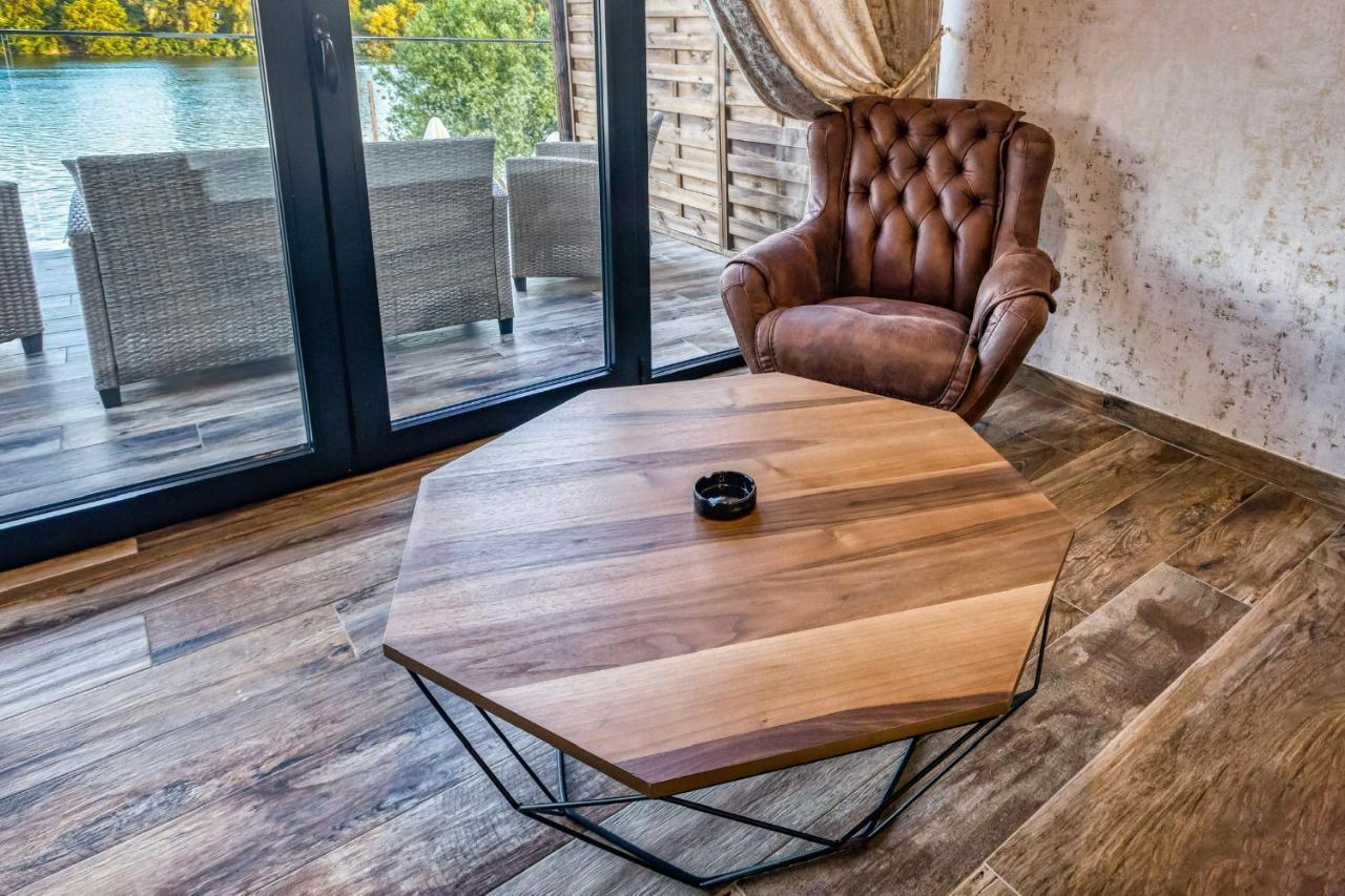 Apartmani Tiske Noci Bečej Εξωτερικό φωτογραφία